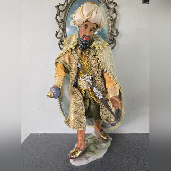 13" Wisemen 2005 Members Mark Nativity Hand Painted Replacement African *broken* - Picture 1 of 16